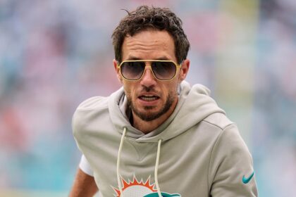 Mike McDaniel expected to join Chargers as offensive coordinator ‘barring a change of heart:’ report