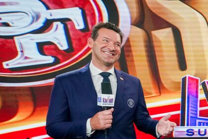Tony Romo opens up about commentating criticism he chooses to ignore: ‘They’re watching’