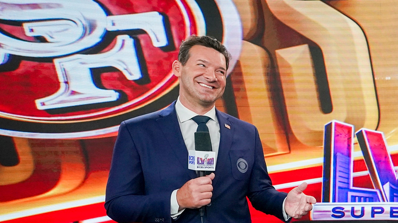 Tony Romo opens up about commentating criticism he chooses to ignore: ‘They’re watching’