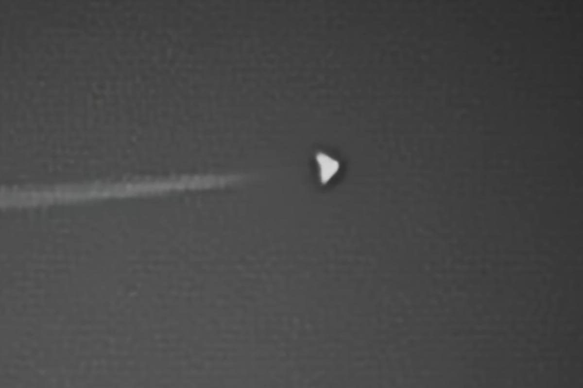 Mysterious ‘Dorito-shaped’ aircraft spotted flying at night over Area 51: ‘Something interesting here’