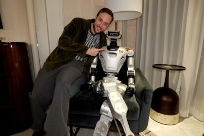 Getting to Know the Oli Humanoid Robot (by Dancing)