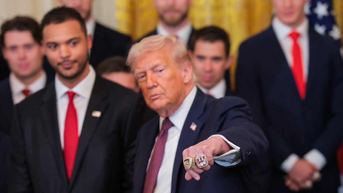 Trump wears Stanley Cup rings
