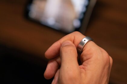 Aivela Takes a Different Spin on the Health-Tracking Smart Ring