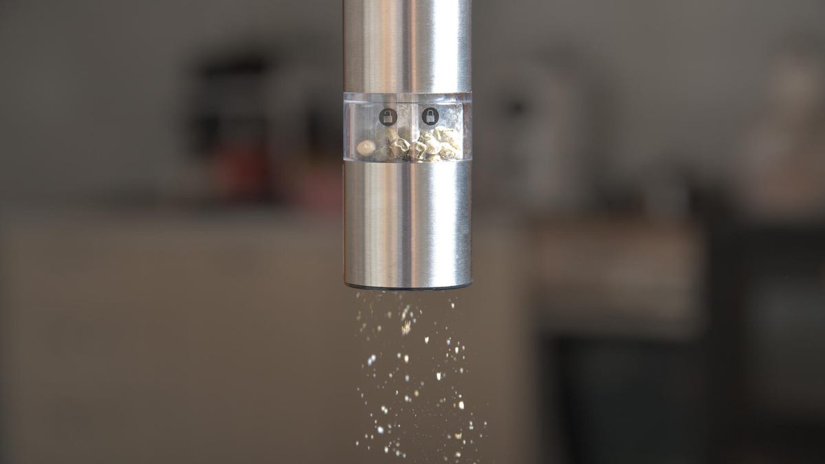 What’s Better, Manual or Electric? I Asked Chefs About 6 Popular Kitchen Tools