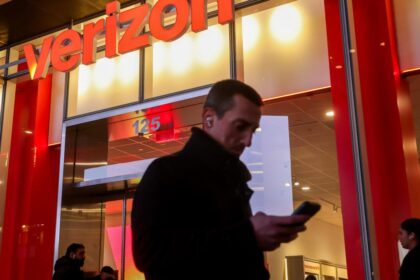 The FCC Wants Your Help With Its Investigation Into the Verizon Outage