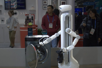 I Watched a Robot Slowly and Inefficiently Load Laundry at CES