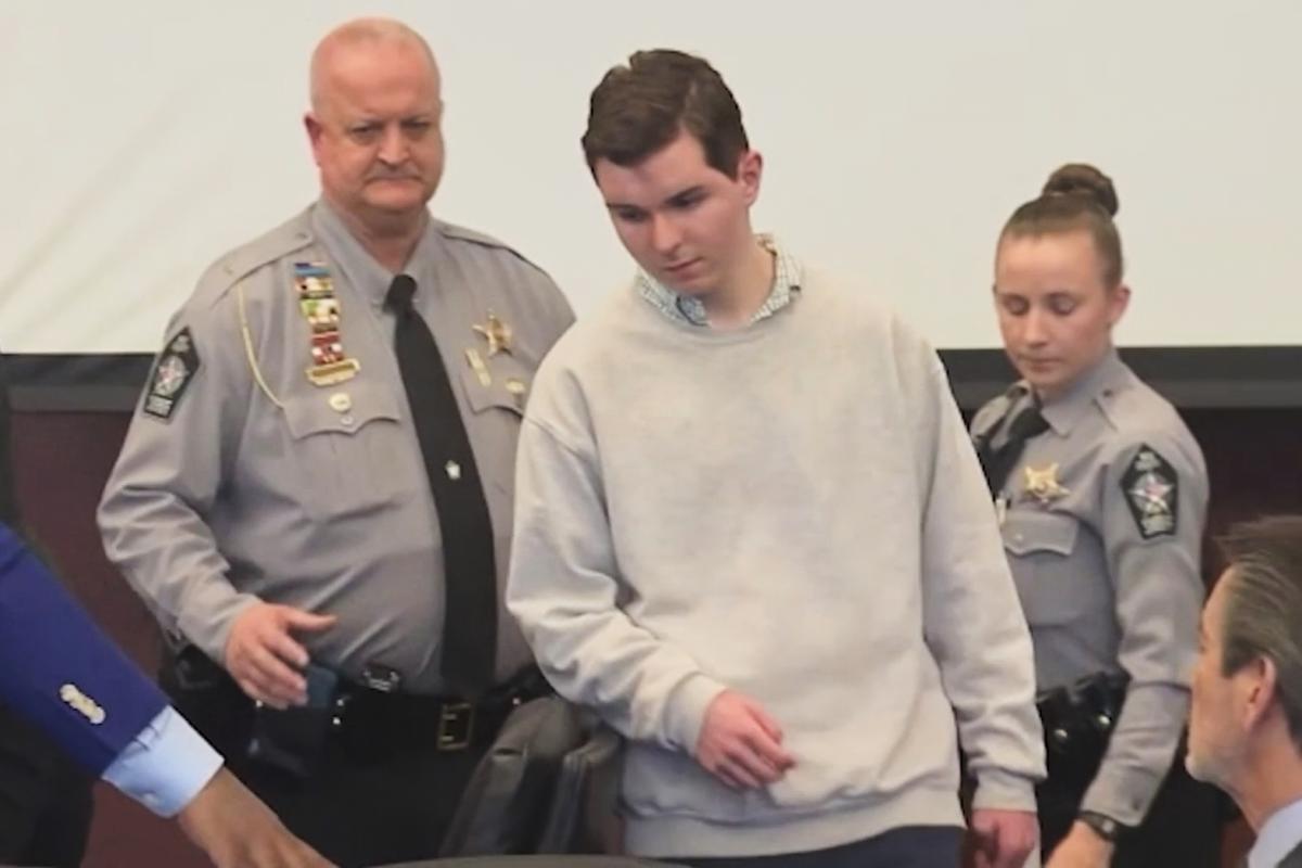 15-year-old shooter Austin Thompson will plead guilty to murdering brother and 4 others: attorney