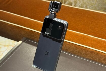 Honor’s Audacious Robot Phone Is Real and I Just Got a First Glimpse