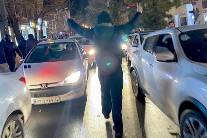 Iran on the brink as protesters move to take two cities, appeal to Trump