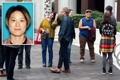 Supporter blows kiss to LA terror plot suspect during court hearing