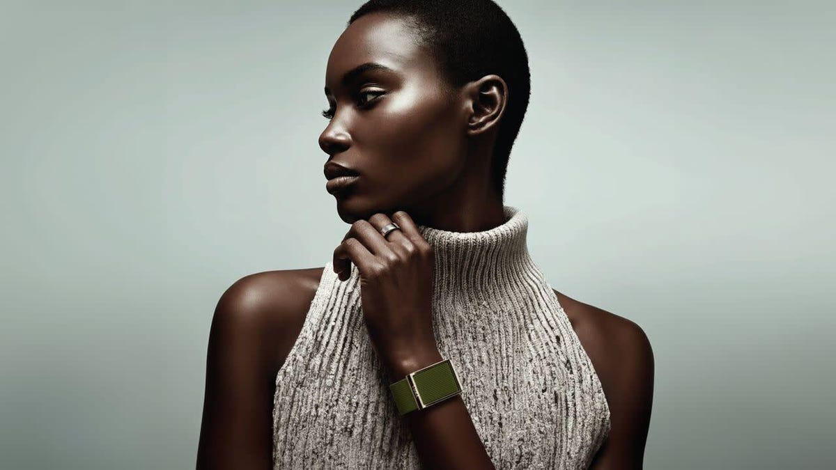 The Luna Band Uses Your Voice to Track Your Health, Giving You One Less Screen to Stare At