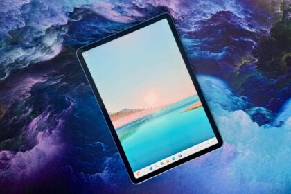 Microsoft Surface Pro (12-inch) Review: Smaller, Cheaper, Longer Lasting