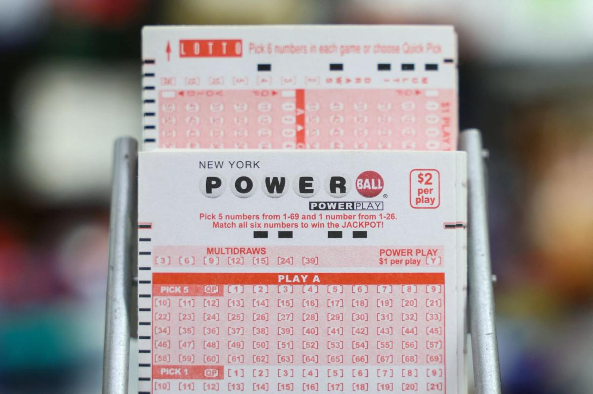 Arkansas Powerball player claims .82B jackpot — second-largest prize in US history — and chooses cash option
