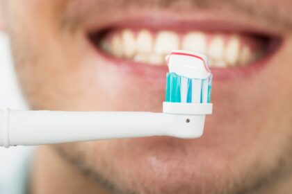 You’re Using Your Electric Toothbrush Wrong. Here’s the Correct Way to Use It