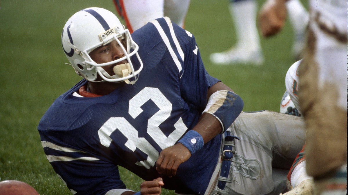 Colts running back Randy McMillan