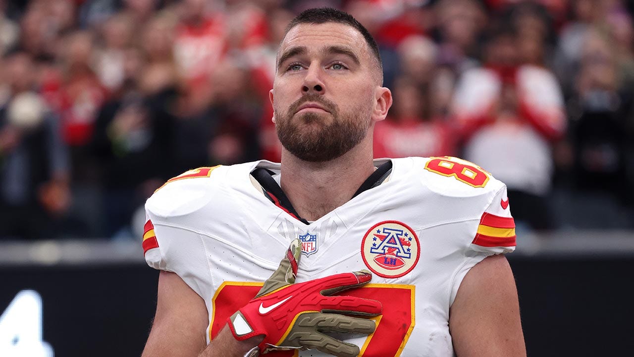 Chiefs chairman Clark Hunt weighs in on Travis Kelce’s future after team’s rare playoff miss
