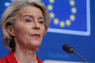 Von der Leyen pitches two-speed Europe ahead of Draghi crunch summit