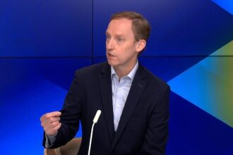 EU–US trade deal stalled over legal uncertainty, MEP Andrews says