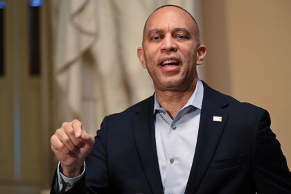 Jeffries accuses Republicans of ‘voter suppression’ over bill requiring voter ID, proof of citizenship