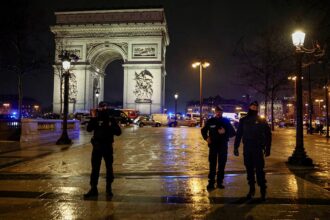 Terror convict, recently released, shot dead by Paris police after alleged knife attack near Arc de Triomphe