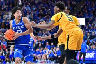Shove in final seconds sparks bench-clearing brawl in Saint Louis-VCU college basketball clash