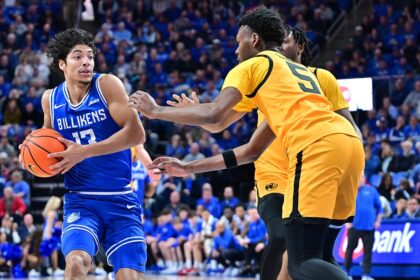 Shove in final seconds sparks bench-clearing brawl in Saint Louis-VCU college basketball clash