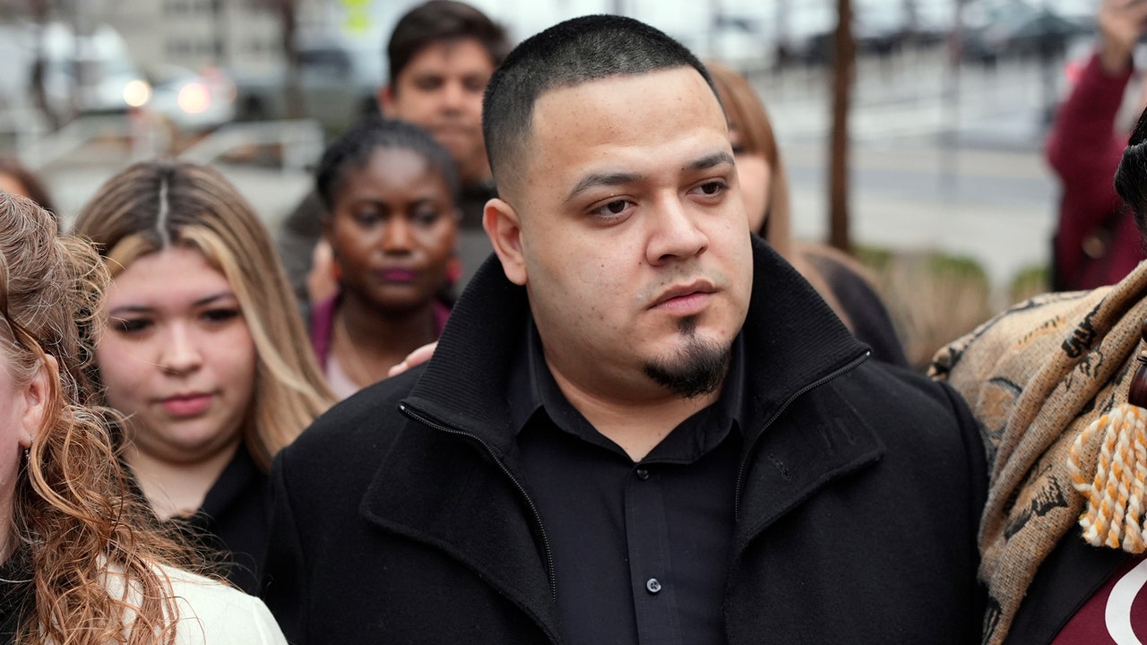 Federal prosecutor admits ‘extraordinary’ timing in Abrego Garcia smuggling case charges