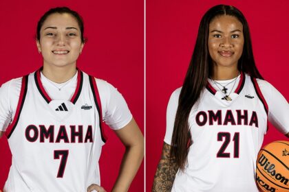 Women’s college basketball players recount rescuing victims after sinkhole swallows 2 vehicles