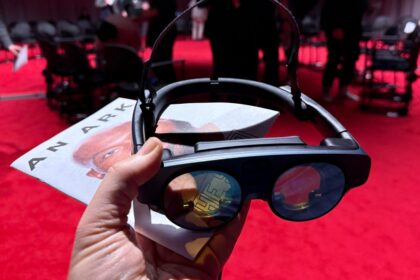 I Watched a Play in AR. It Made Me Feel More Connected to Actual Reality