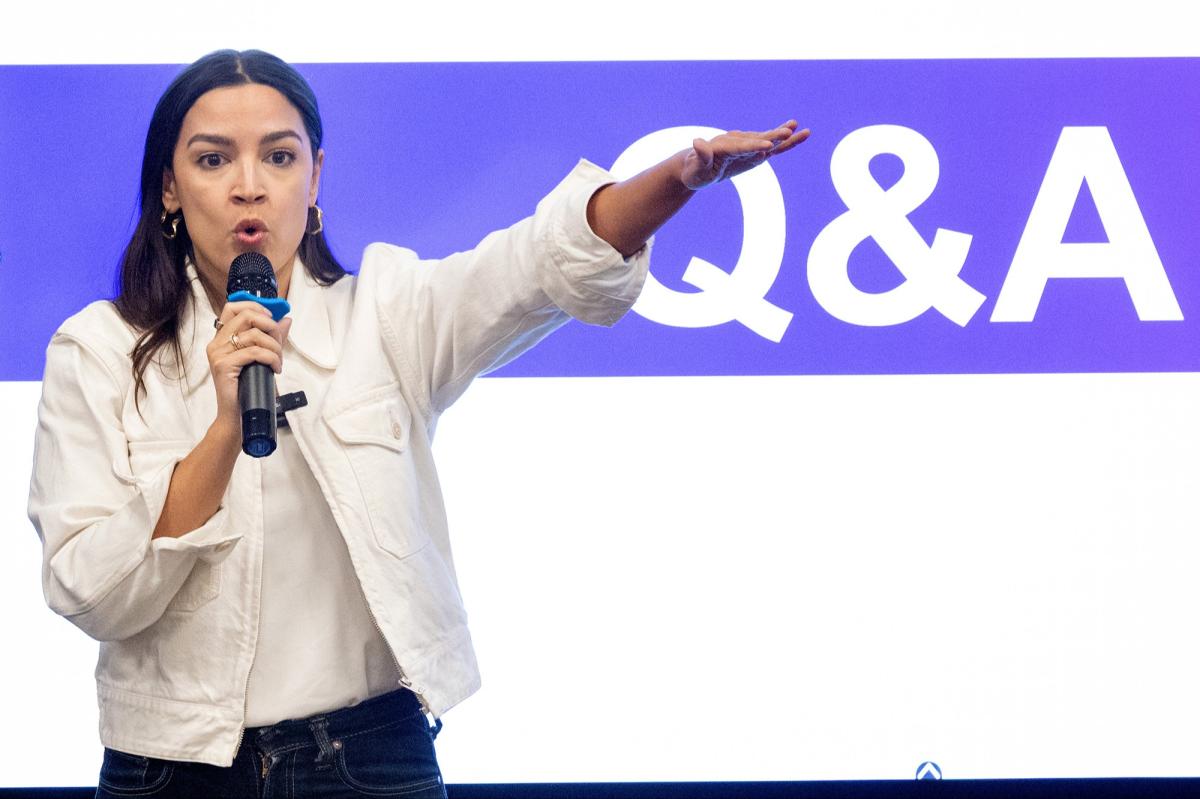 AOC touts money for her NYC district in funding bill she voted against, announces plans to train ICE ‘legal observers’