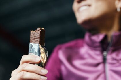 5 Dietitians Explain How to Find the Best Protein Bars