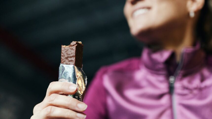 5 Dietitians Explain How to Find the Best Protein Bars