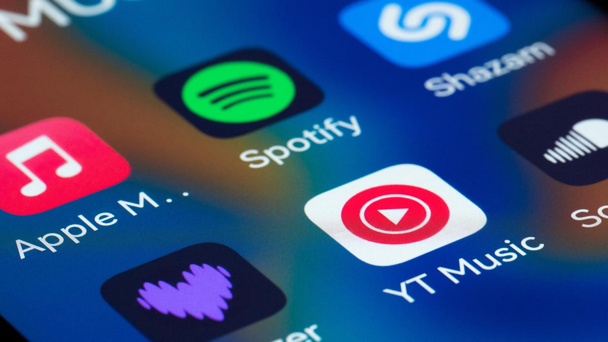 YouTube Music Adds AI-Generated Playlists