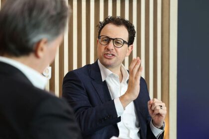 Trump Slams Anthropic as ‘Woke,’ Orders Feds to Stop Using Claude AI