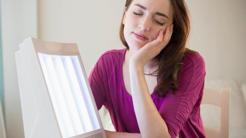 The Ultimate Energy Hack: How to Use Light Therapy to Beat the Daylight Saving Time Blues