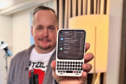 In a World Without BlackBerry, Physical Keyboards on Phones Are Making a Comeback