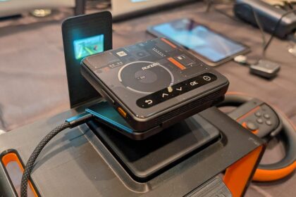 Aurzen’s Zip Foldable Pocket Projector Gets a Cyberpunk-Themed Makeover