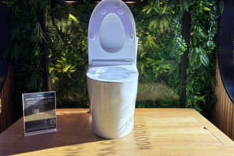 This New Toilet Won’t Do You Dirty. It Cleans the Entire Bowl and Rim With One Flush