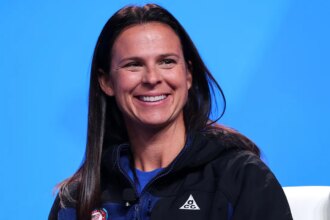 Team USA stars Brittany Bowe, Hilary Knight announce engagement at Milan Cortina Olympics