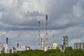 Is the EU ‘self-castrating’ over Russian energy?