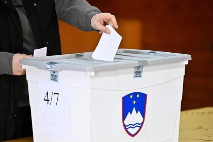 Slovenia parliamentary elections: liberals face conservatives