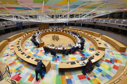 Barroso: Cut Hungary from EU talks unless it explains allegations