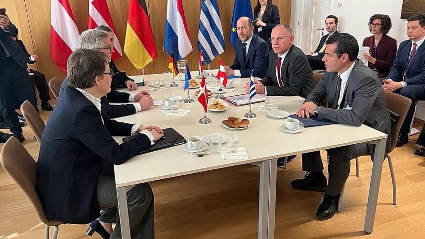 Five EU countries team up to build return hub for migrants