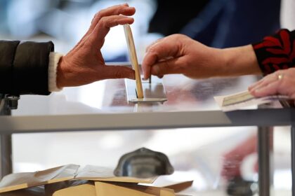 Major cities see close first round results in French local elections