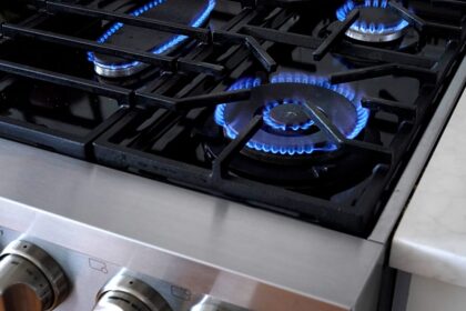 EU pushes early gas refills while easing storage targets on Iran war