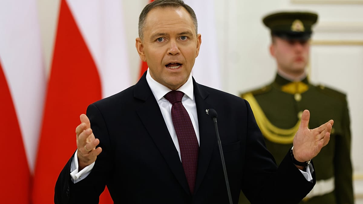 Polish president vetoes law unlocking €44bn in EU defence loans