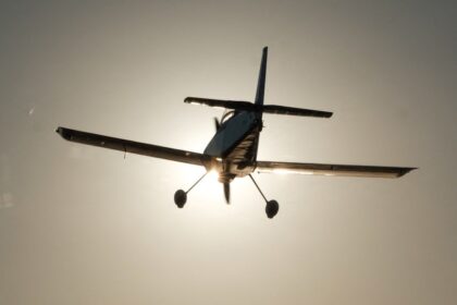 At least 2 dead after plane crashes into Alabama bay