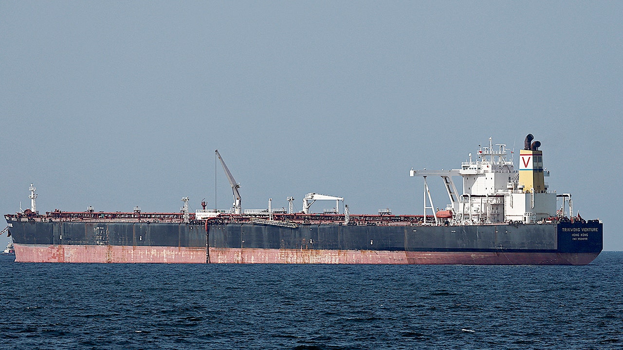 Putin caught executing enormous ‘semi-dark’ ship-to-ship oil transfer in Gulf of Oman