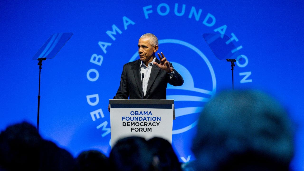 Obama Presidential Center wants 100 unpaid volunteers while Valerie Jarrett makes 0K
