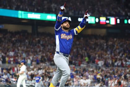 Venezuela comes from behind to beat Italy, earn WBC final spot vs Team USA
